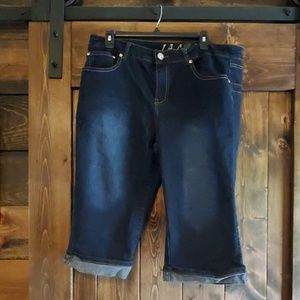 NWOT jean capris